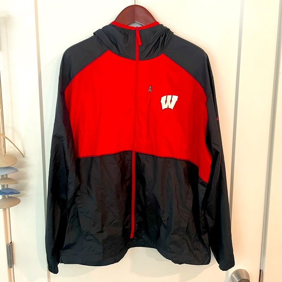 Columbia Windbreaker- Wisconsin Badgers - Red/Black - XL - Picture 1 of 4